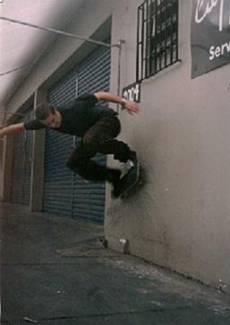 Manobra: Wall Ride - Skater: Roger Henrique